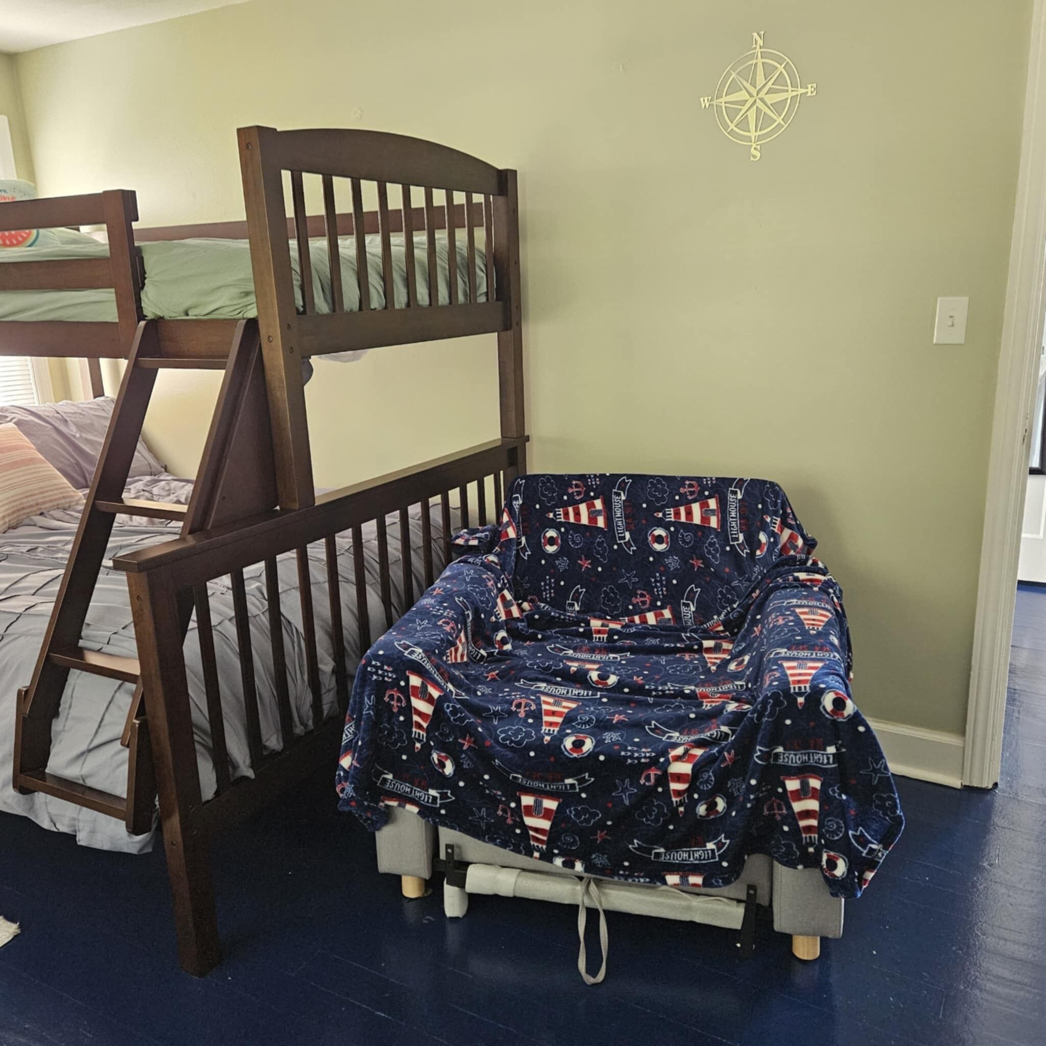 2 bedrooms, iron/ironing board, travel crib, free WiFi
