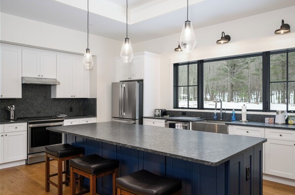 Microwave, oven, stovetop, dishwasher - Newly Constructed Modern Farmhouse -- 4 BR / 4.5 Baths, High-end Furnishings! (Windham)