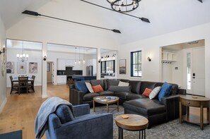 TV, fireplace - Ask about Spring Specials! (Windham)