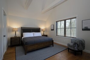 4 bedrooms, WiFi, bed sheets - Newly Constructed Modern Farmhouse -- 4 BR / 4.5 Baths, High-end Furnishings! (Windham)