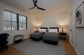 4 bedrooms, WiFi, bed sheets