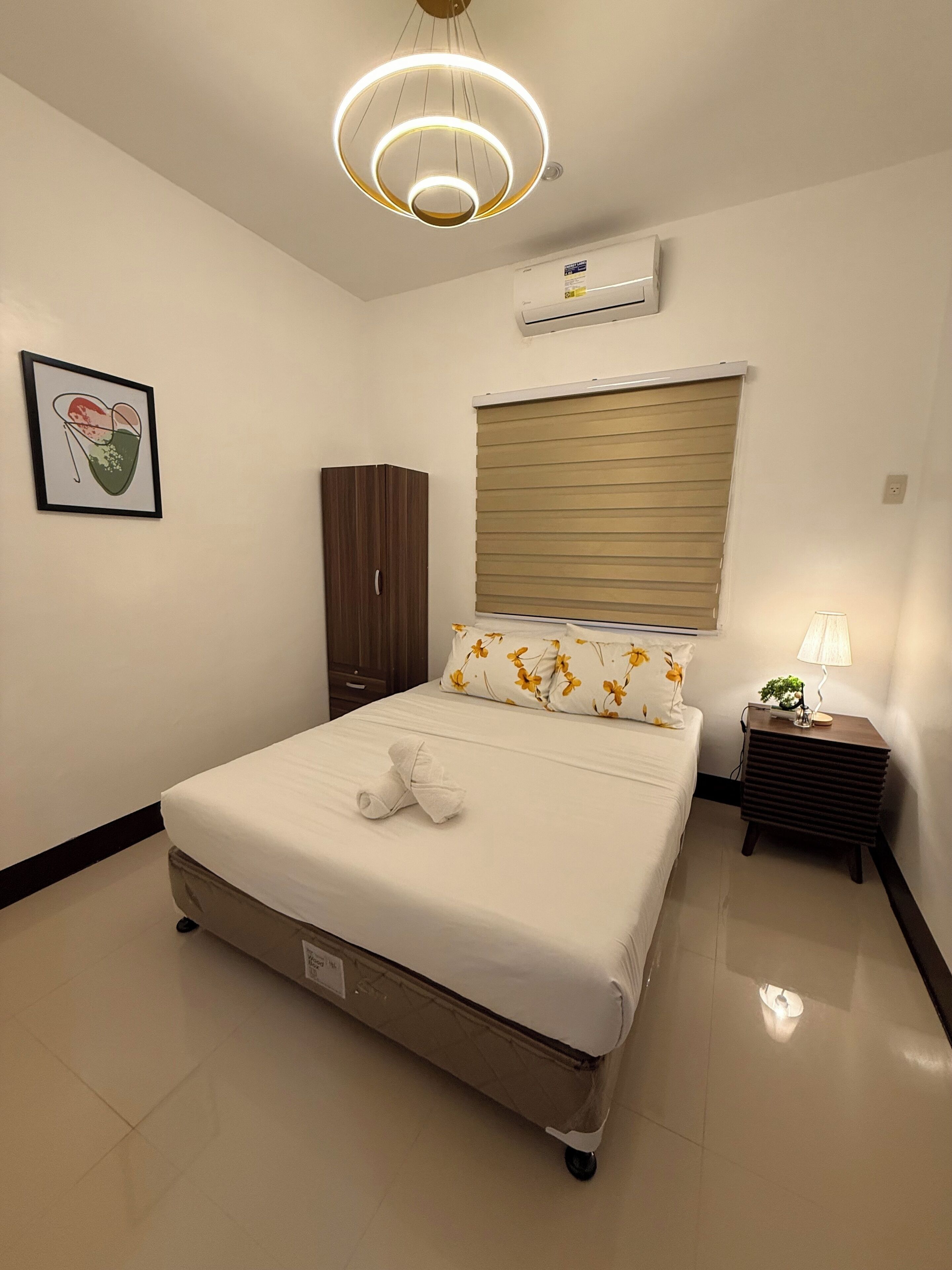 2 chambres, fer et planche à repasser, Wi-Fi, draps fournis