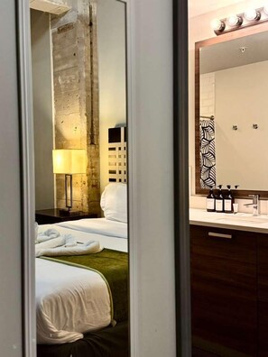 Tabla de planchar con plancha, cuna de viaje y wifi gratis 