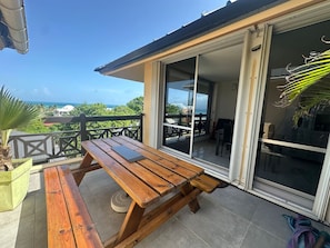 Outdoor dining - Apartment by the sea (Le Gosier)