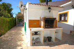 Terrace/patio - SAONA VILLAS (CP ESTHER): villa for 8 people, private pool, wifi, near the sea (Tres Calas)