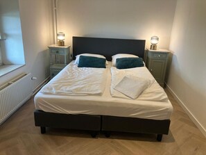 2 slaapkamers, een bureau, gratis wifi, beddengoed