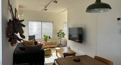 Ideal for sightseeing in Iseshima / PAARU inn (2nd floor Room A) at the entrance of Pearl Road / Self check-in