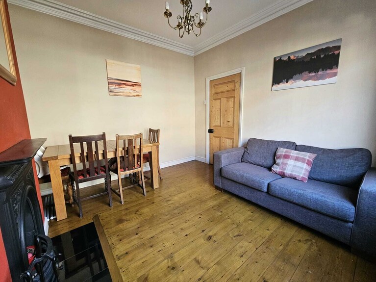 Bee Accommodations - Leicester Home - Leicestershire