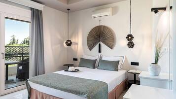 3 bedrooms, bed sheets