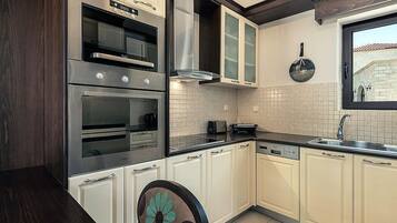 Fridge, microwave, oven, dishwasher