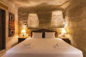 مكتب ومساحة عمل للكمبيوتر المحمول وواي فاي مجانًا