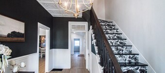 LULU Street Retreat-Historic Home in Brooksville
12 miles from Cabot Farms Golf