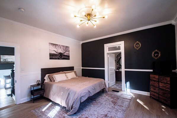 4 bedrooms, travel crib, WiFi, bed sheets