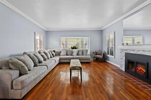 TV, fireplace, offices