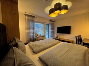 1 bedroom, desk, free WiFi - Gipfelblick Apartment with Bocksberg view (Goslar)