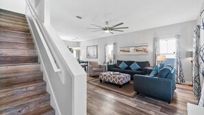 TV - Hilltop Manor-4 Bedrooms 2 1/2 Bathrooms *Sleeps 10* Spring open! (Panama City Beach)