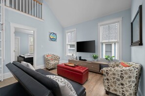 TV - The Harlequin - 20 Summer Village (Prince Edward)