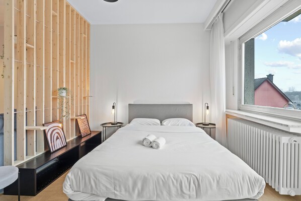 1 bedroom, internet, bed sheets