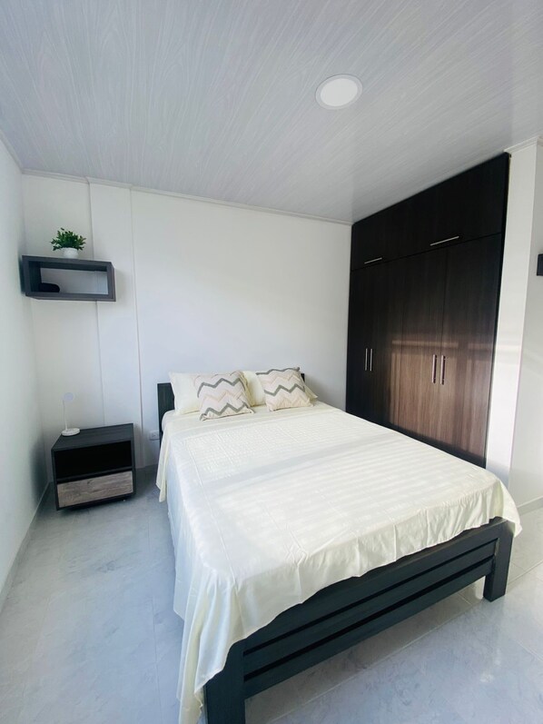 1 bedroom, WiFi, bed sheets