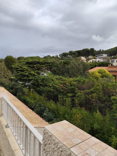 Loue pour vacances toutes saisons studio 4 personnes située à Saint Cyr sur Mer
