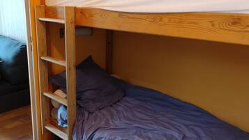 1 quarto, ferros/tĂĄbuas de passar roupa, Wi-Fi, roupa de cama