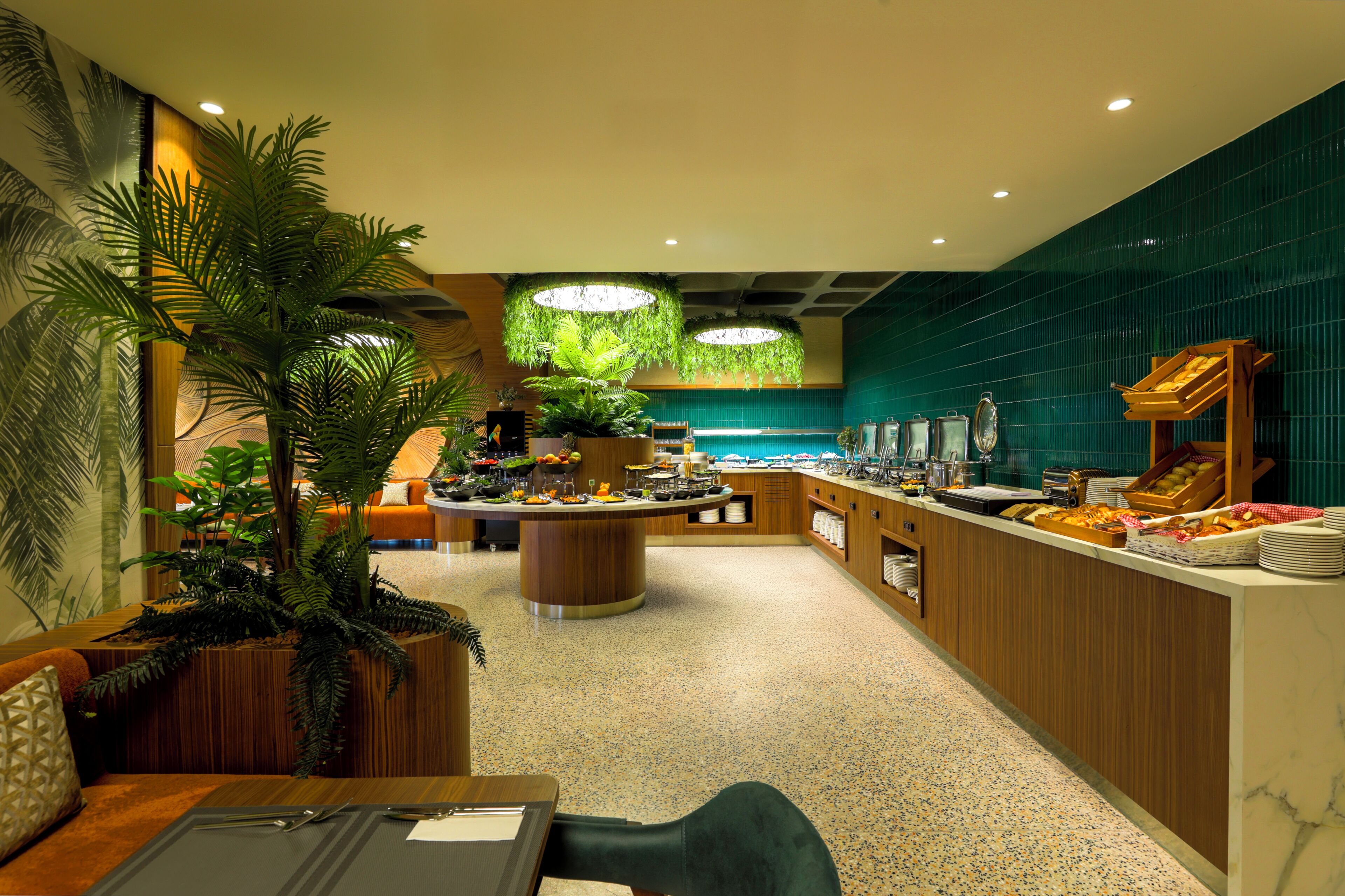 朝食 (ビュッフェ)、週末に提供 (有料)