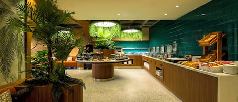 Se ofrece un desayuno bufé los fines de semana (por un coste adicional)