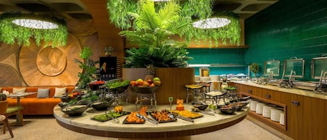 Desayuno buffet los fines de semana (con cargo)