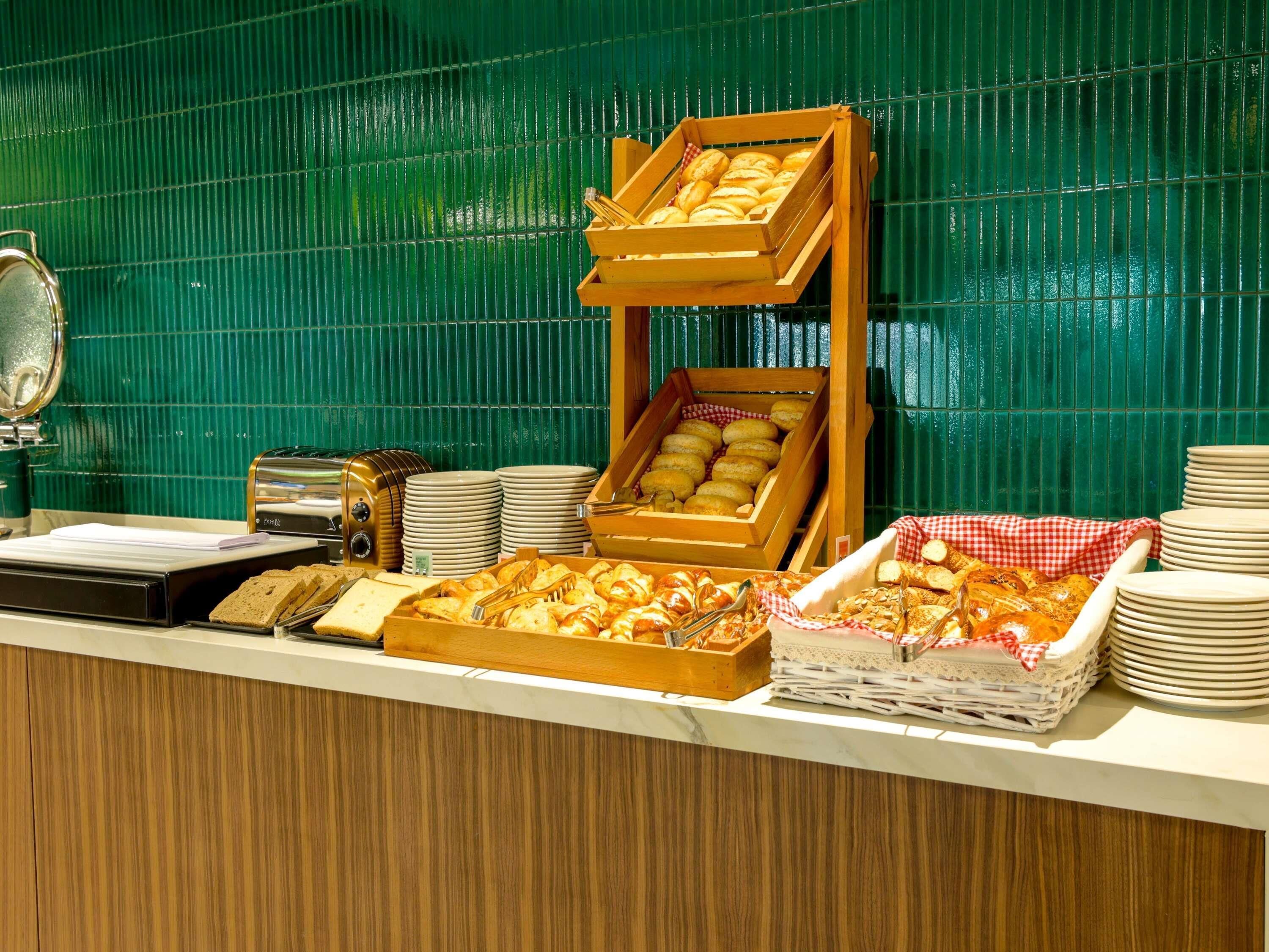 Buffet breakfast for a fee on weekends