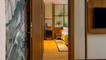 1 bedroom, in-room safe, desk, blackout curtains