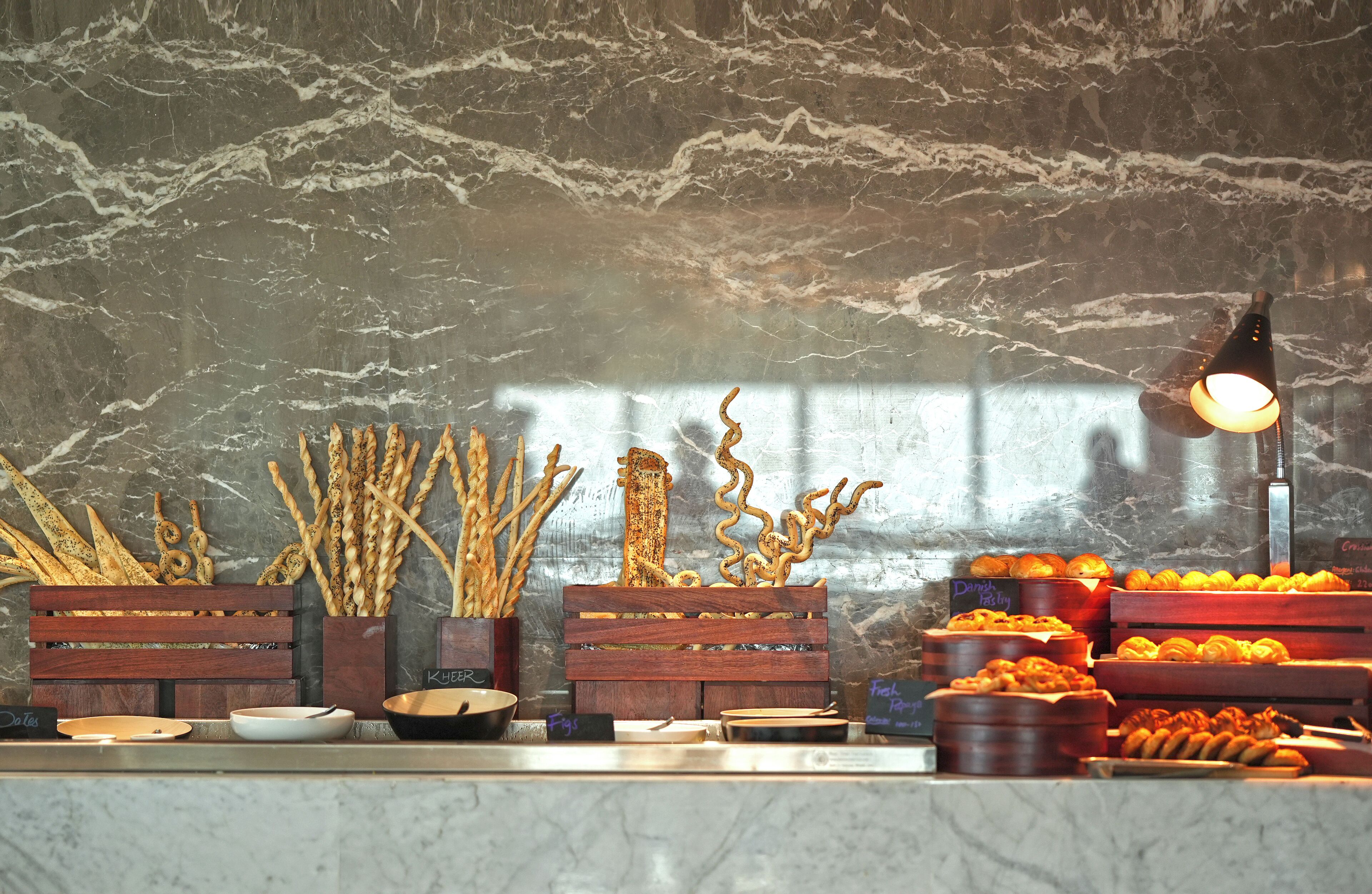 Tägliches Frühstücksbuffet (3400 PKR pro Person)