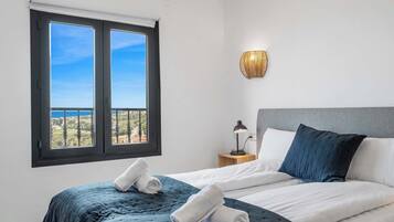 3 bedrooms, iron/ironing board, free WiFi, bed sheets
