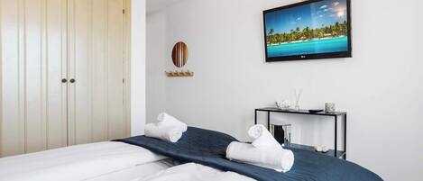 3 chambres, fer et planche à repasser, Wi-Fi gratuit, draps fournis