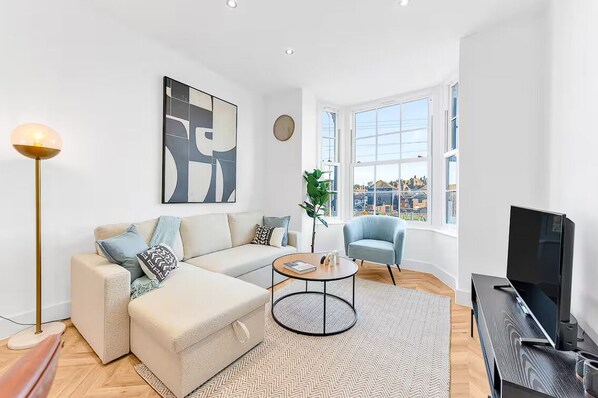 Télévision à écran plat