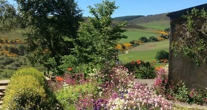 The Den - A stunning mountain cottage in Speyside & the Caringorm National Park