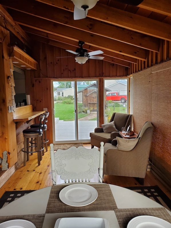 Interior - Hot Tub! Book Now for Spring and Summer! (Confluence)