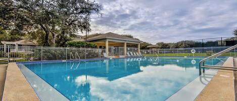 Et oppvarmet basseng