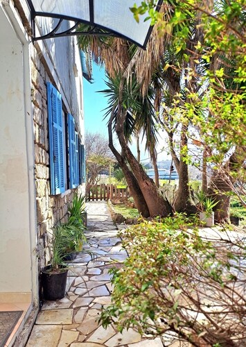 jolie rez de villa avec piscine