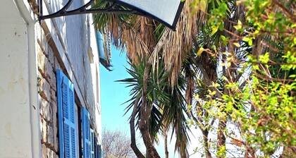 jolie rez de villa avec piscine