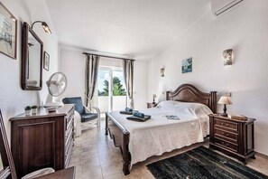 3 chambres, fer et planche à repasser, Wi-Fi, draps fournis