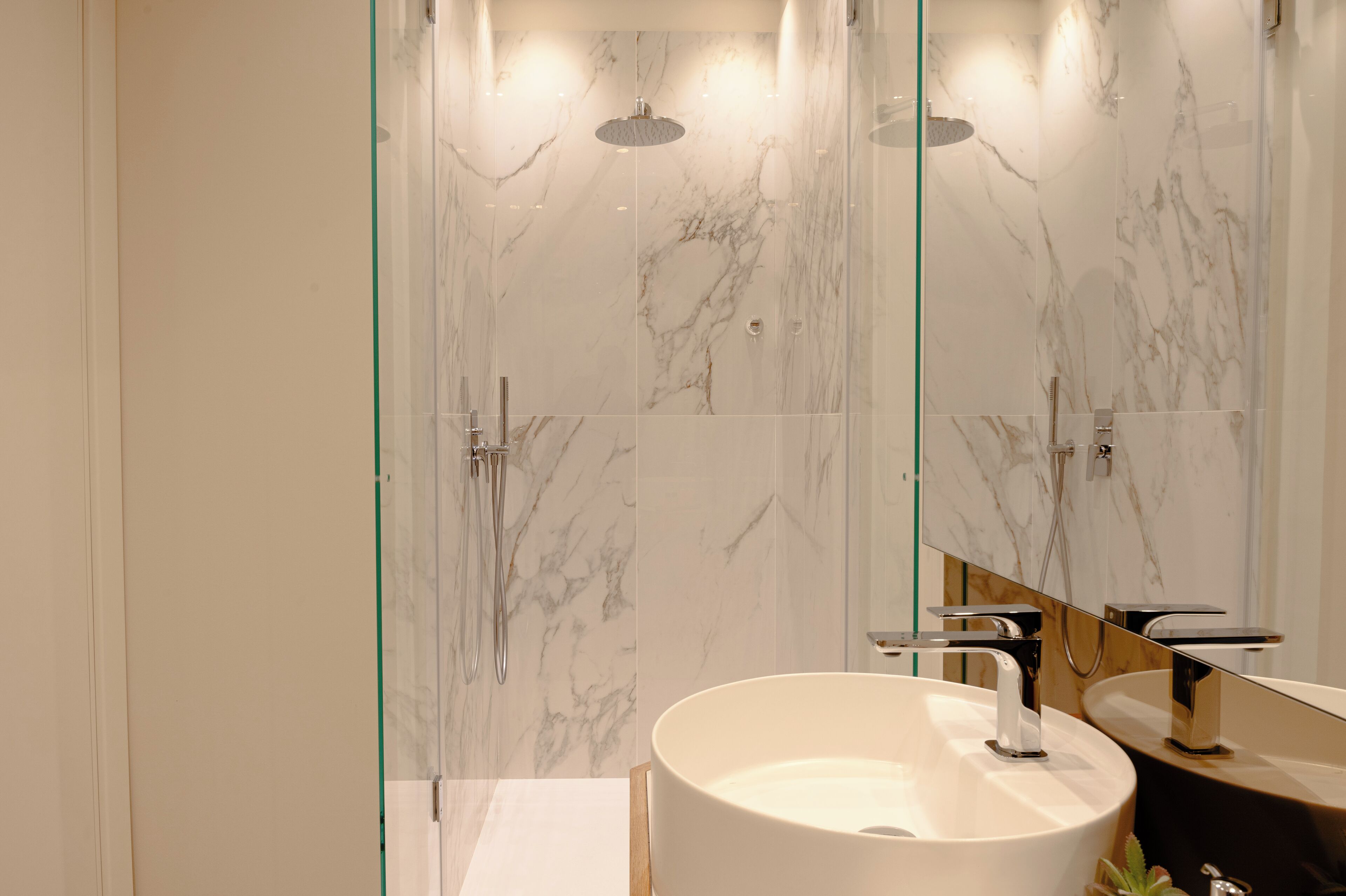 Deluxe Double Room, City View | Bathroom