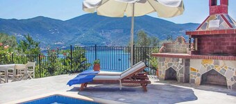 Villa Elena Glysteri