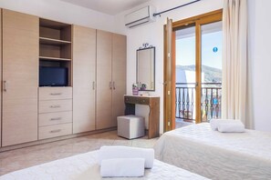 3 bedrooms, WiFi, bed sheets