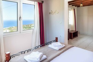 3 bedrooms, WiFi, bed sheets