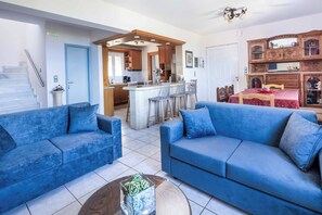 Smart TV - Villa Apollo Pelagia (Malevizi)