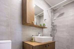 Douche, serviettes fournies