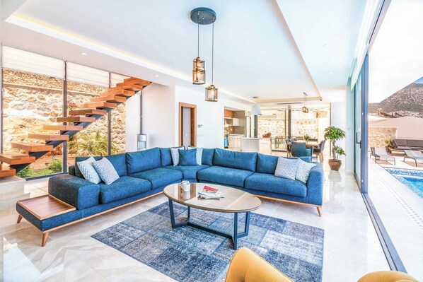 TV - Villa Cornelia - Five Bedroom Villa, Sleeps 10 (Unknown)