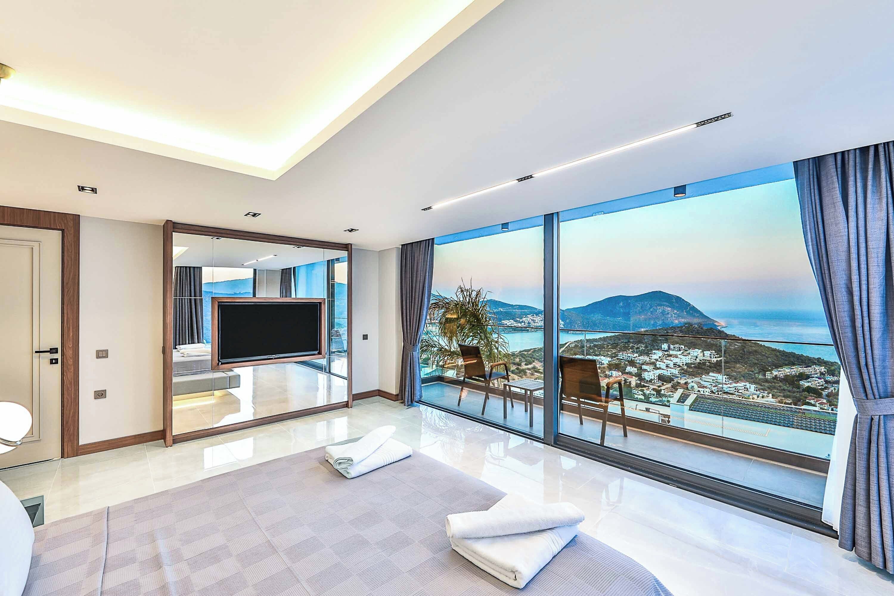 6 bedrooms, WiFi, bed sheets