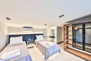 7 bedrooms, WiFi, bed sheets