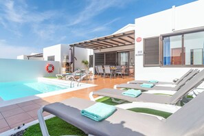 Et oppvarmet basseng